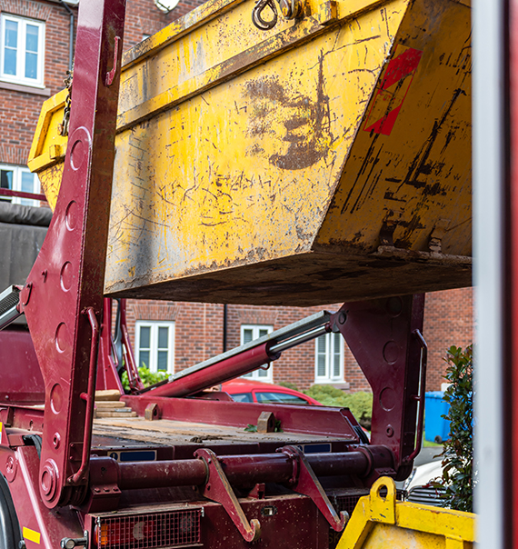 Online Maxi Skip Booking Sheffield 8 Yard Skips